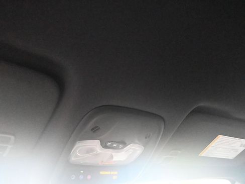 Used 2023 Chevrolet TrailBlazer RS w/ Convenience Package image 36