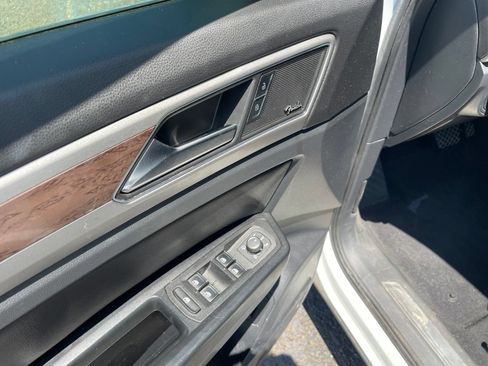 Used 2019 Volkswagen Atlas SEL Premium AWD/4WD image 18