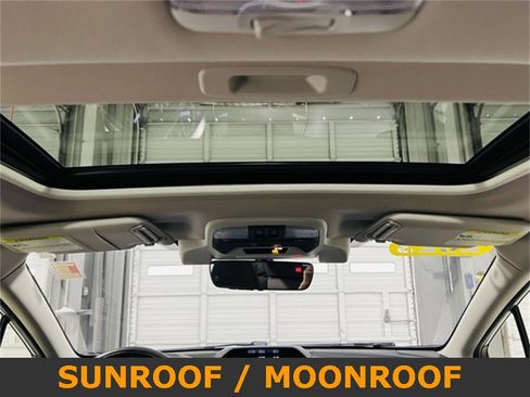 Used 2023 Subaru Crosstrek 2.0i Premium image 8