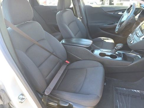 Used 2022 Chevrolet Malibu LT image 12