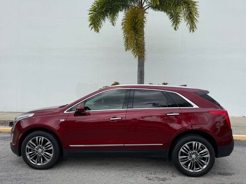 Used 2017 Cadillac XT5 Premium Luxury w/ Driver Assist Package FWD image 2