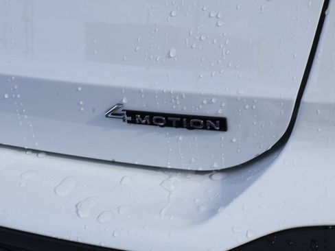 New 2026 Volkswagen Taos SE image 17