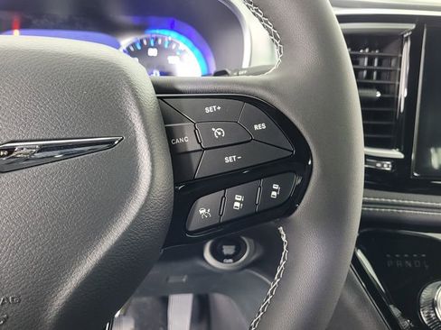 New 2026 Chrysler Pacifica Limited w/ S Appearance Package image 18