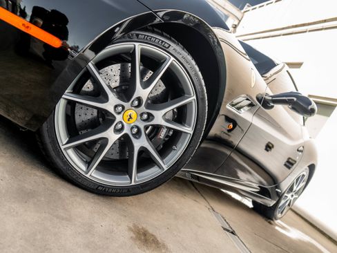 Used 2011 Ferrari California RWD image 4