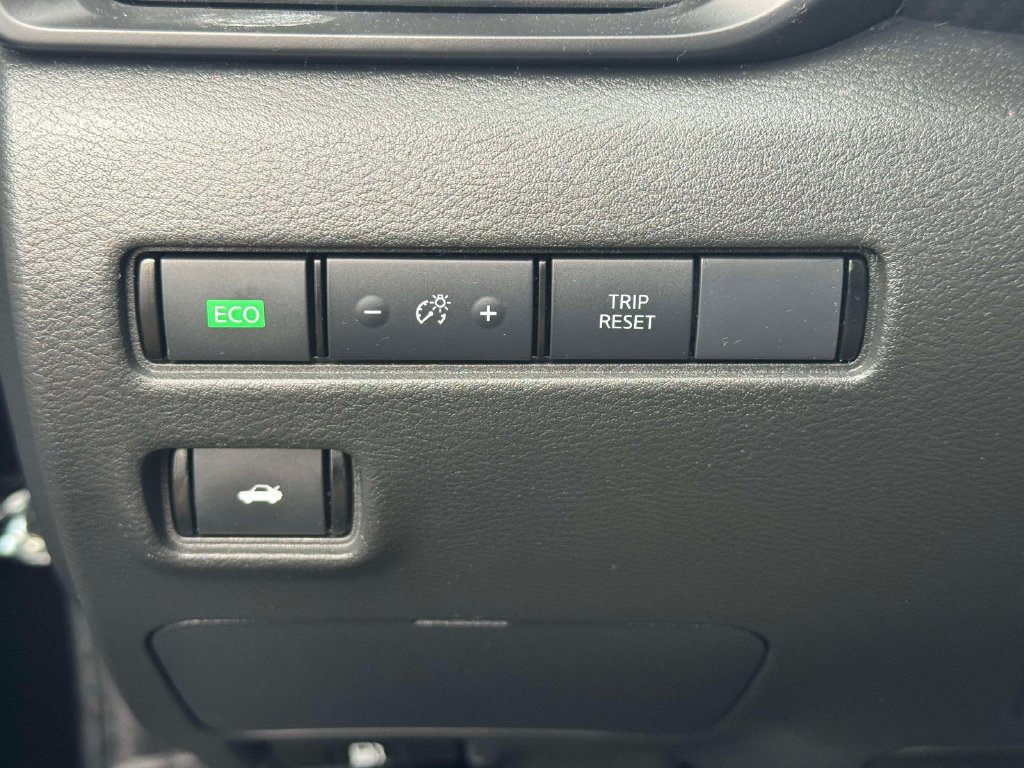 Used 2025 Nissan Sentra S FWD image 18