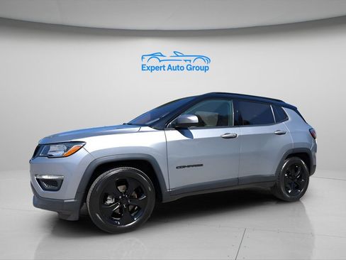 Used 2021 Jeep Compass Latitude FWD image 4