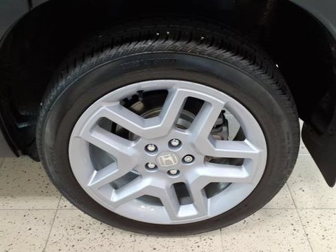 Certified 2025 Honda Passport EX-L image 12