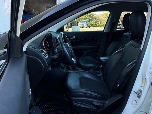 Used 2019 Jeep Compass Trailhawk image 10