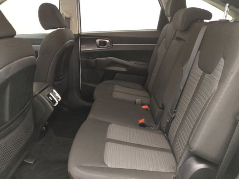 Used 2021 Kia Sorento LX image 18