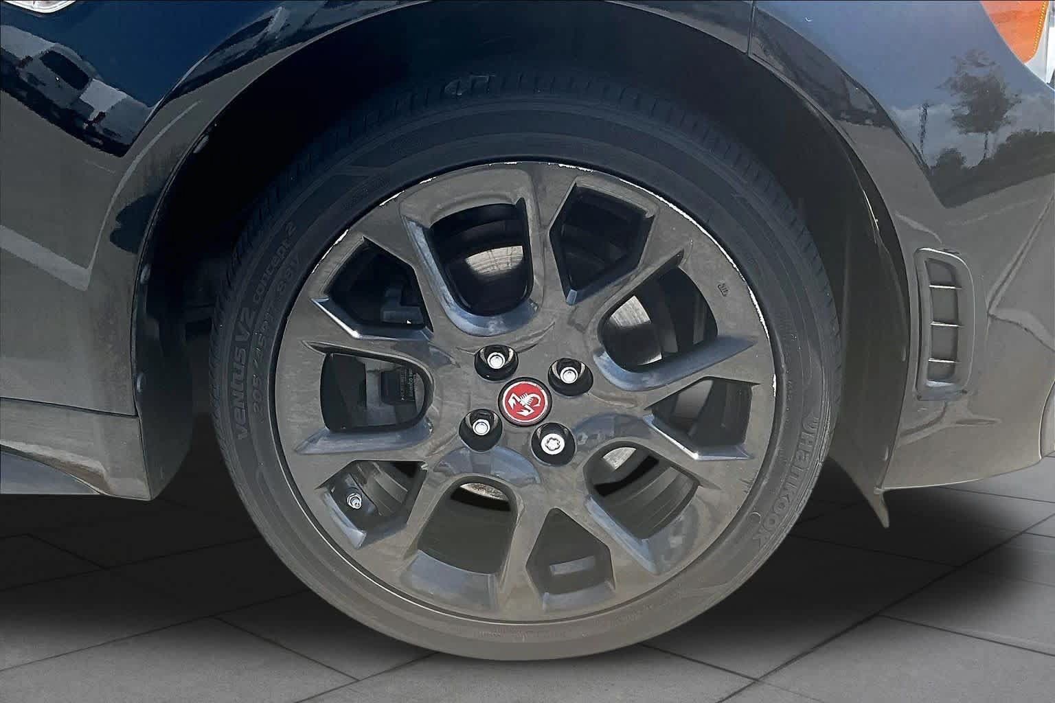 Used 2019 FIAT 124 Spider Abarth w/ Convenience Group RWD image 9