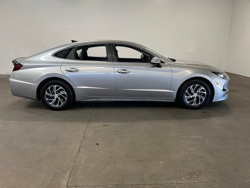 Used 2021 Hyundai Sonata Blue FWD image 2