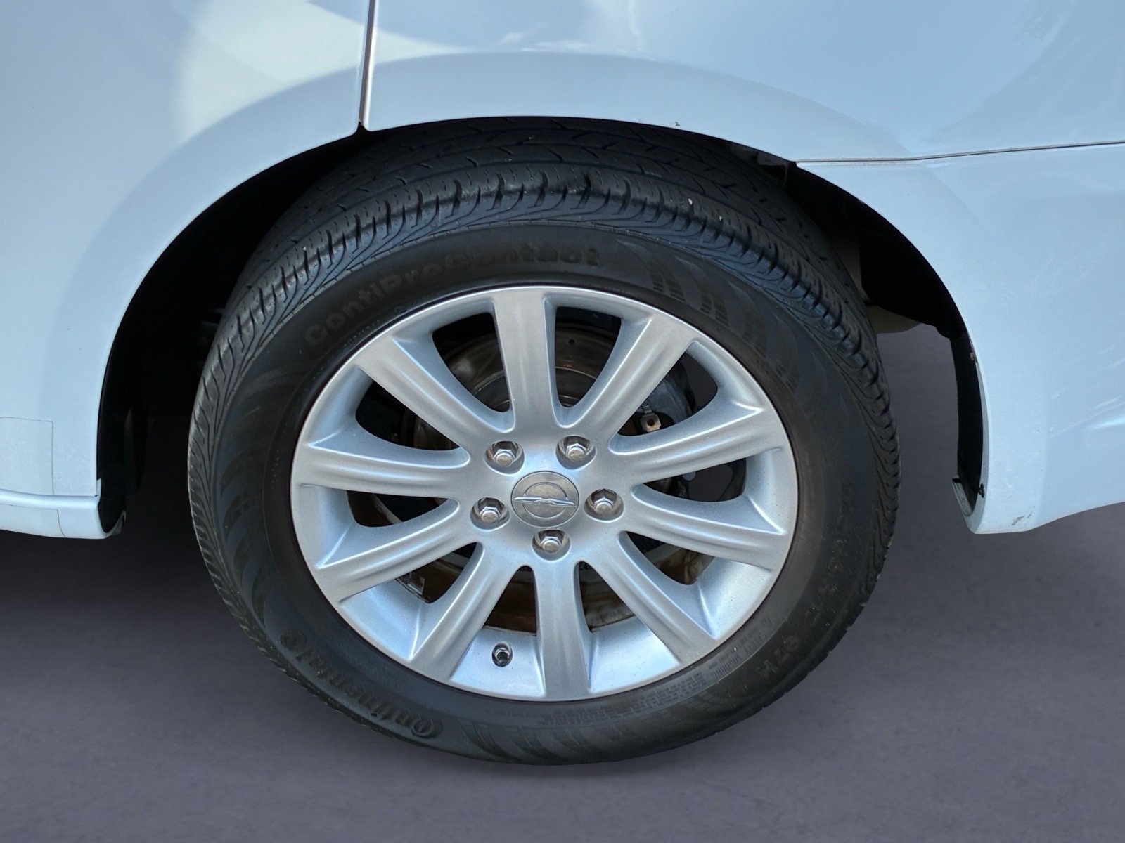 Used 2013 Chrysler 200 Touring FWD image 9