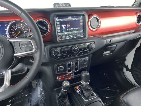 Used 2023 Jeep Gladiator Rubicon w/ Cold Weather Group AWD/4WD image 35