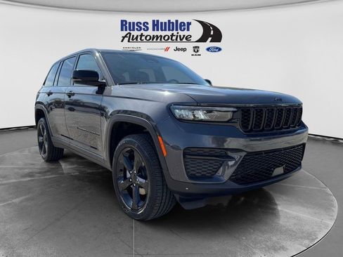 New 2025 Jeep Grand Cherokee Altitude AWD/4WD image 10
