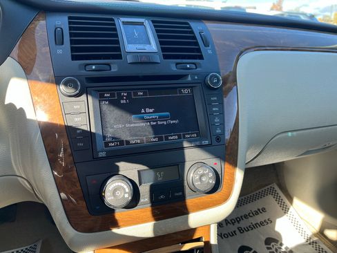 Used 2009 Cadillac DTS w/ Platinum Edition image 11