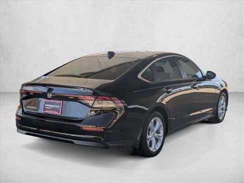 Certified 2023 Honda Accord LX image 5