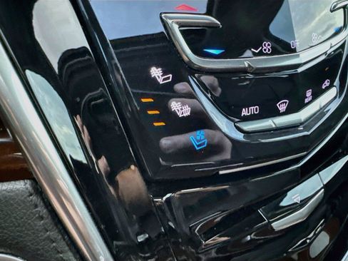 Used 2019 Cadillac Escalade Luxury AWD/4WD image 20