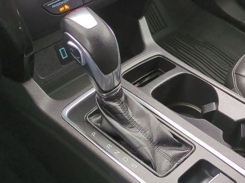 Used 2019 Ford Escape Titanium image 32