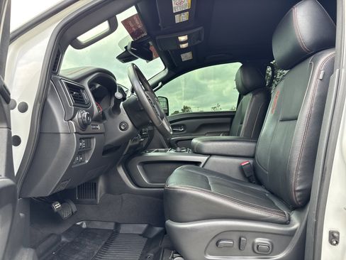 Used 2021 Nissan Titan PRO-4X w/ Pro-4x Convenience Package AWD/4WD image 17