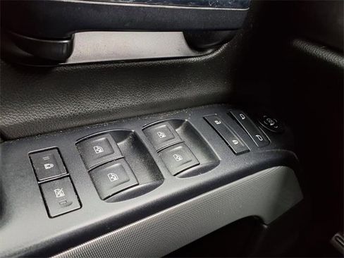 Used 2015 Chevrolet Silverado 2500 LT w/ LT Convenience Package image 16