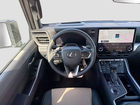 New 2026 Lexus GX 550 image 17