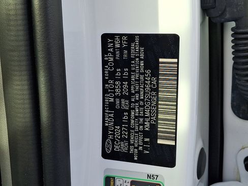 Used 2025 Hyundai Elantra Sport image 27