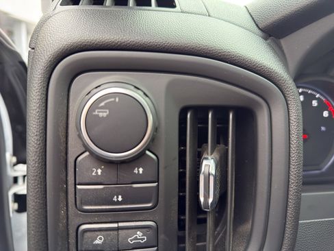 Used 2025 Chevrolet Silverado 2500 Custom w/ Custom Value Package image 19