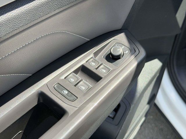 Used 2023 Volkswagen Atlas SE w/ Panoramic Sunroof Package AWD/4WD image 19