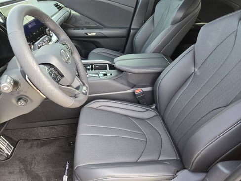 New 2026 Lexus TX 500h AWD image 8