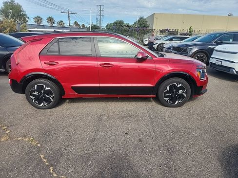 Certified 2023 Kia Niro Wind FWD image 16