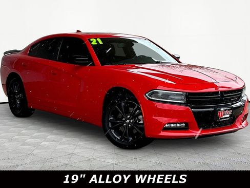 Used 2021 Dodge Charger SXT w/ Blacktop Package image 3