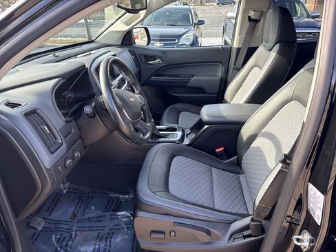 Used 2022 Chevrolet Colorado Z71 w/ Z71 Midnight Edition image 11