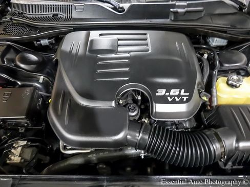 Used 2019 Dodge Challenger SXT image 23