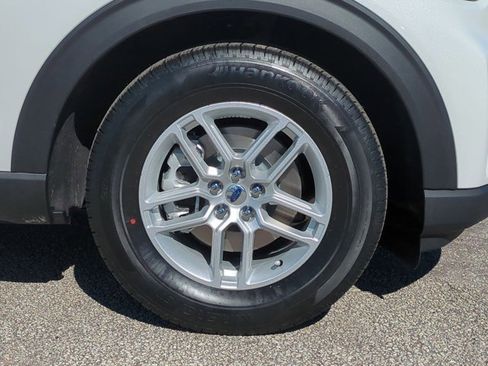 New 2026 Ford Explorer Active RWD image 11