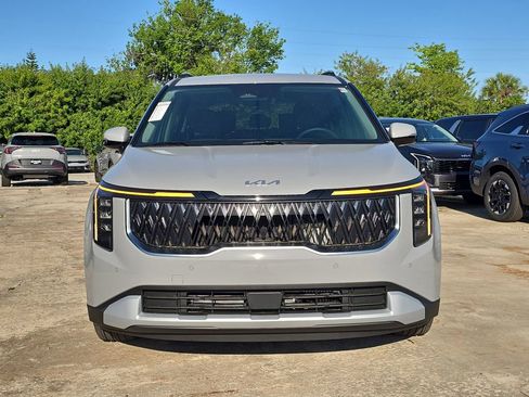 New 2026 Kia Carnival EX FWD image 3
