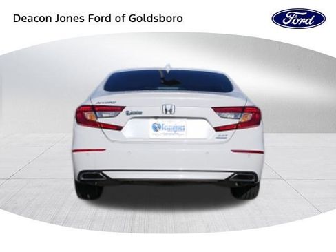 Used 2022 Honda Accord Touring image 4