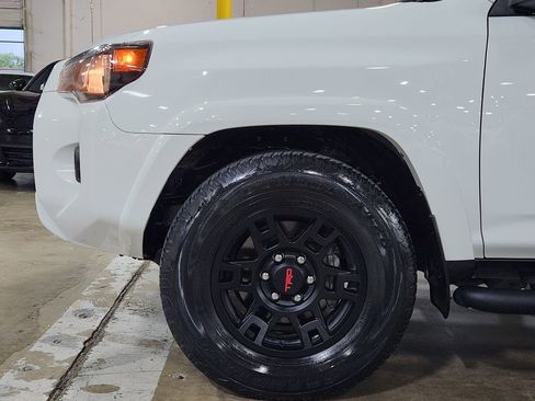 Used 2022 Toyota 4Runner SR5 RWD image 5