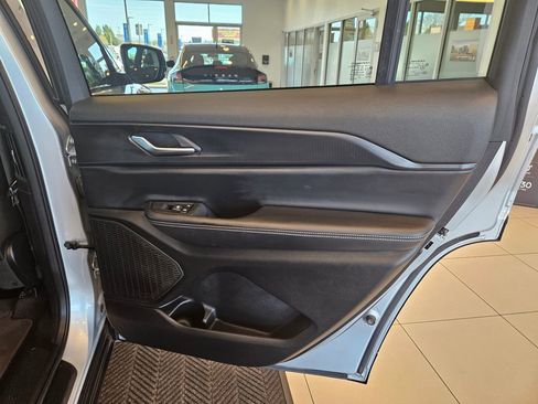 Used 2024 Jeep Grand Cherokee L Laredo AWD/4WD image 29