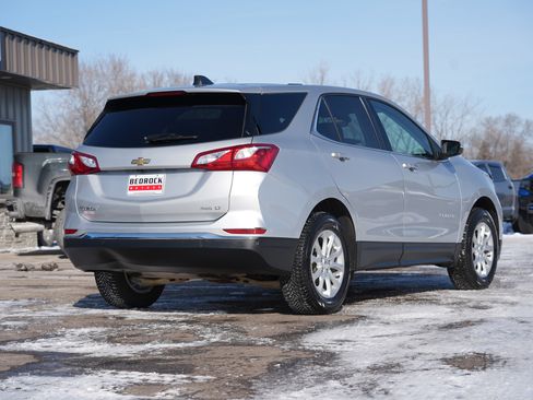 Used 2019 Chevrolet Equinox LT image 3