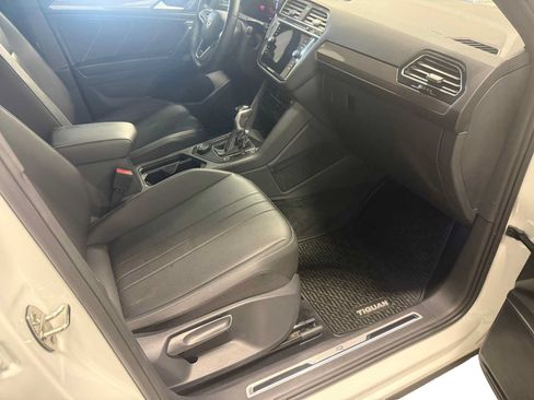 Certified 2023 Volkswagen Tiguan SE R-Line AWD/4WD image 27