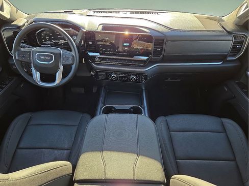 Used 2025 GMC Sierra 2500 SLT w/ SLT Premium Package image 18
