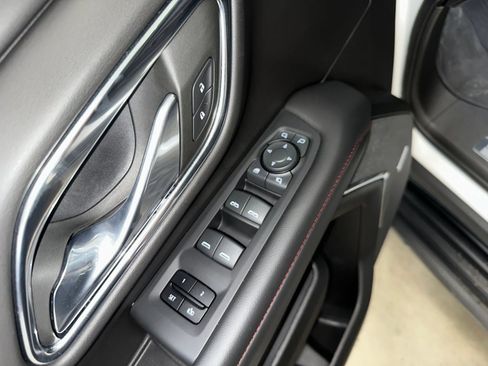 Used 2023 Chevrolet Suburban RST w/ Sport Performance Package image 6