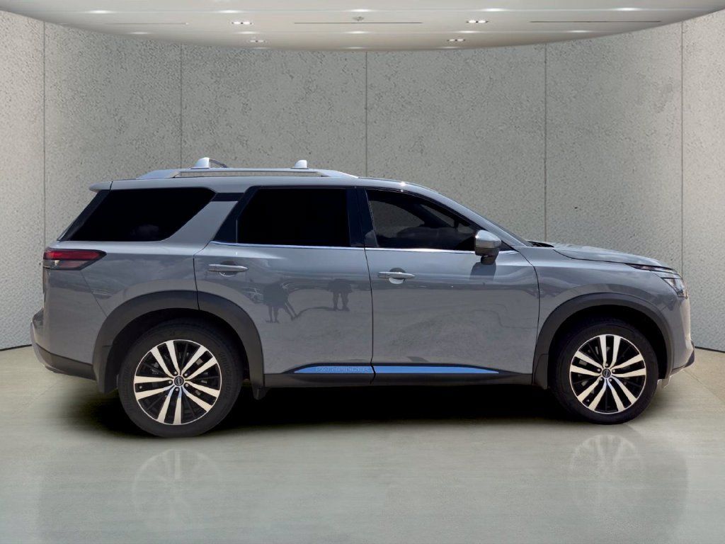Used 2025 Nissan Pathfinder Platinum w/ Cargo Package FWD image 6