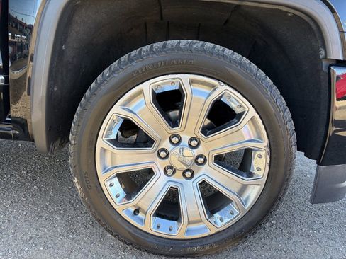 Used 2017 GMC Sierra 1500 Denali w/ Denali Ultimate Package image 10