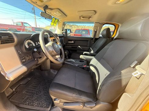 Used 2008 Toyota FJ Cruiser 4WD image 10