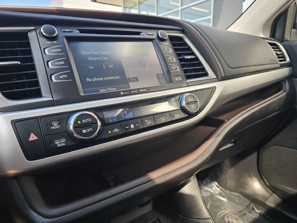 Used 2019 Toyota Highlander XLE AWD/4WD image 28