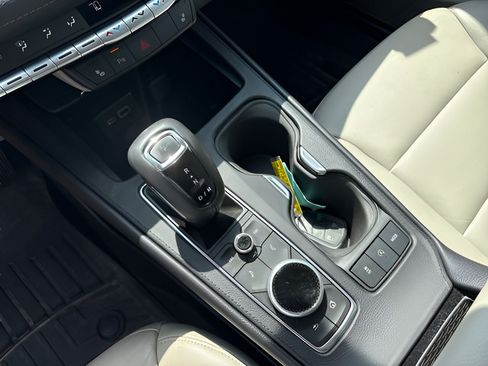 Used 2019 Cadillac XT4 Premium Luxury w/ Cold Weather Package FWD image 29
