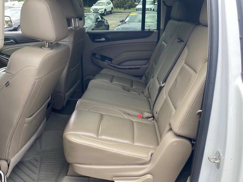 Used 2017 GMC Yukon XL SLT w/ Open Road Package RWD image 9