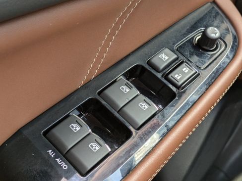 Used 2018 Subaru Outback 3.6R Touring w/ Popular Package #3 image 24