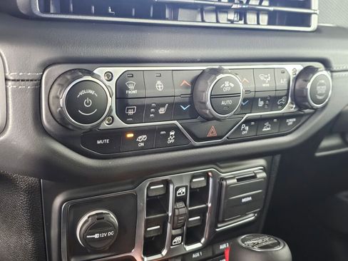 New 2025 Jeep Wrangler Unlimited Rubicon 392 image 27